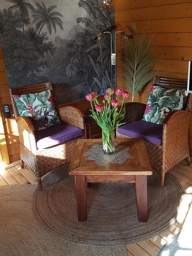 Romantisch Huisje Nabij Het Strand Met Uitzicht Op De Tulpenvelden Julianadorp Esterno foto